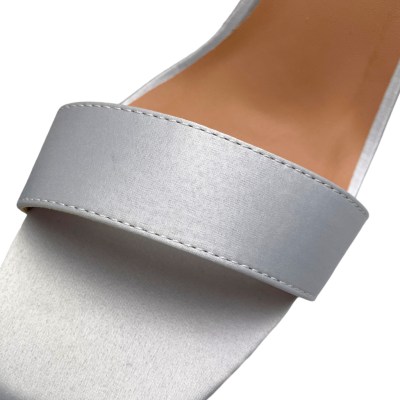 GMV sandalo per donna  in raso grigio argento con laccetto a caviglia tacco gioiello